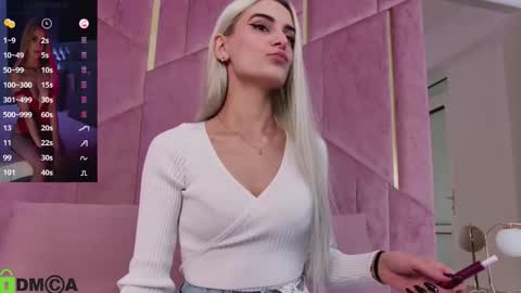 Selena online show from 10-13-25, 03:17