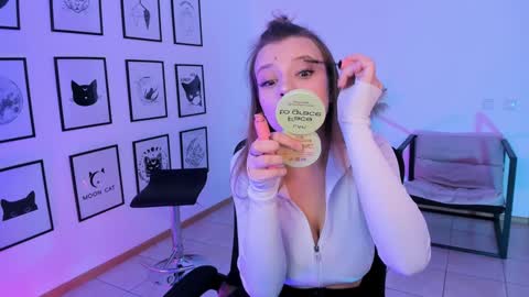 Selena ntmy online show from 01-18-25, 02:02