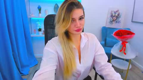 Snapshot of selenaemoore chatting on 09-21-25, 07:26 selenaemoore online show from 09-21-25, 07:26