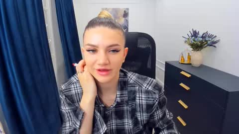 selenaemoore online show from 02-21-26, 05:08