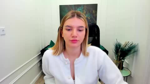 selenaemoore online show from 06-03-26, 03:42
