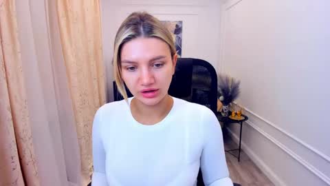 selenaemoore online show from 06-05-26, 03:46