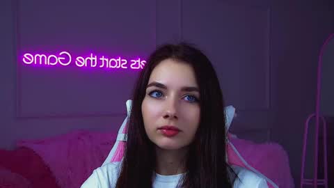 Snapshot of selenaponces chatting on 11-12-25, 12:05 Selena online show from 11-12-25, 12:05