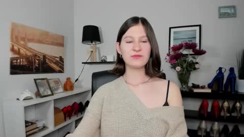s e l e n a online show from 05-13-26, 06:00