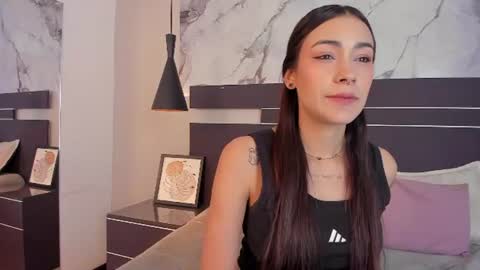 Snapshot of selenarosee_ chatting on 06-10-26, 01:21 Selena online show from 06-10-26, 01:21
