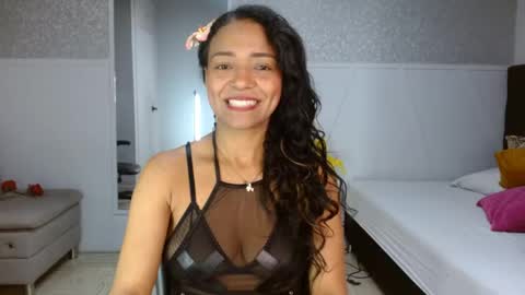 Snapshot of selene_bubble chatting on 04-24-26, 01:24 Selene online show from 04-24-26, 01:24