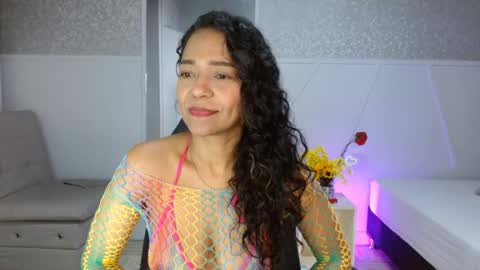 Snapshot of selene_bubble chatting on 04-30-26, 02:34 Selene online show from 04-30-26, 02:34