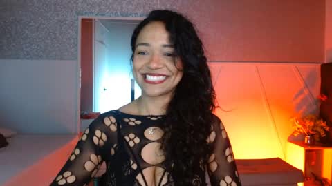 Snapshot of selene_bubble chatting on 06-08-26, 02:06 Selene online show from 06-08-26, 02:06