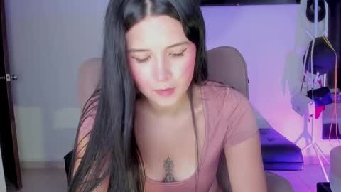 Snapshot of selene_king22 chatting on 10-06-25, 04:04 Alejandra  online show from 10-06-25, 04:04
