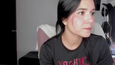 Snapshot of selene_king22 chatting on 10-07-25, 01:19 Alejandra  online show from 10-07-25, 01:19