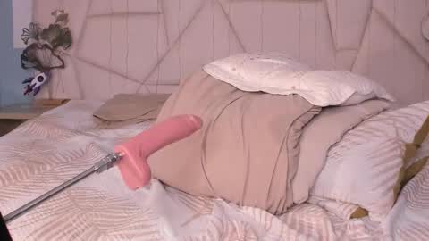 Selenee online show from 02-23-25, 06:34