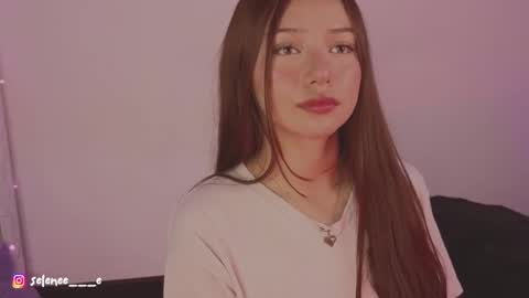 Snapshot of selenee___e chatting on 02-19-25, 02:12 selene online show from 02-19-25, 02:12