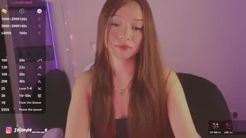 Snapshot of selenee___e chatting on 02-28-25, 04:54 selene online show from 02-28-25, 04:54