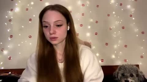 Snapshot of selenegupta chatting on 06-12-26, 12:15 Kylie online show from 06-12-26, 12:15
