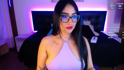 Snapshot of selenemore chatting on 05-12-26, 09:56 Selene online show from 05-12-26, 09:56