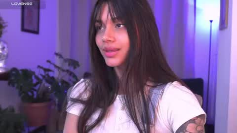 Snapshot of selenevaughan chatting on 06-17-26, 02:47 Selene online show from 06-17-26, 02:47