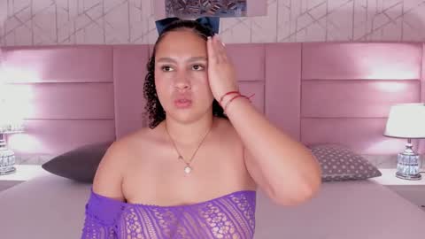 SeleneVoon online show from 10-08-25, 01:09