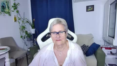 Selenna online show from 04-15-26, 05:42