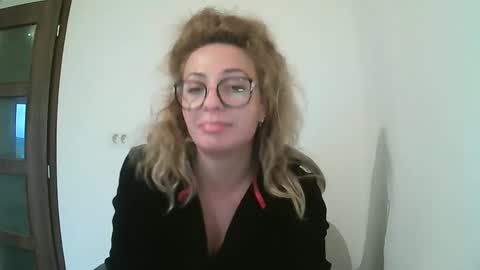 Snapshot of selenna_emma843468 chatting on 10-01-25, 01:50 Selenna online show from 10-01-25, 01:50