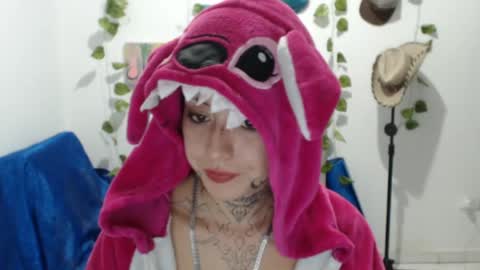 Snapshot of seley222 chatting on 05-09-26, 03:01 Ask me online show from 05-09-26, 03:01