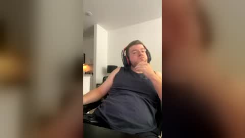 selfmademax579471 online show from 07-12-26, 04:53