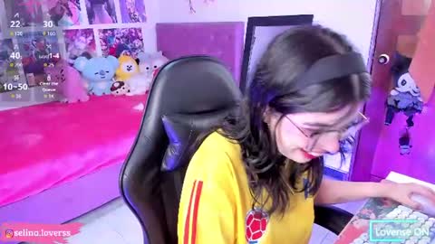 Snapshot of selina_lovers_ chatting on 06-19-26, 04:06 Selina online show from 06-19-26, 04:06