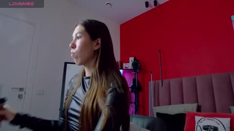 Nicole online show from 09-15-25, 01:38