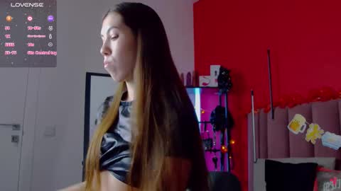 Nicole online show from 09-26-25, 01:42