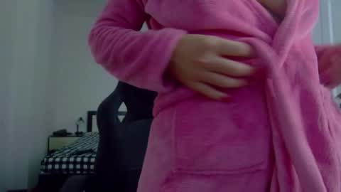 sellena_angel online show from 12-16-25, 10:04