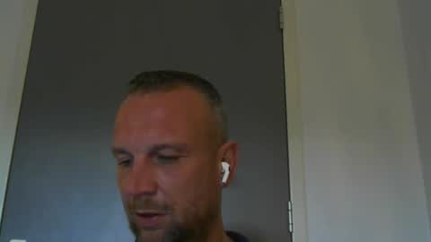 Snapshot of sence08 chatting on 11-03-25, 10:16 sence08 online show from 11-03-25, 10:16