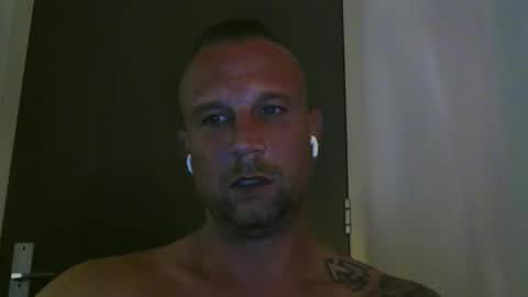 Snapshot of sence08 chatting on 11-10-25, 03:38 sence08 online show from 11-10-25, 03:38