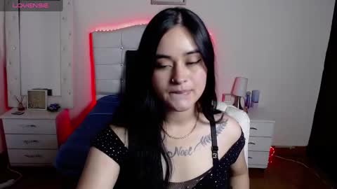 Snapshot of sendella_ chatting on 10-27-25, 12:42 Sendella online show from 10-27-25, 12:42