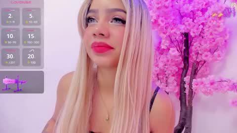 Sennia online show from 02-18-25, 01:44