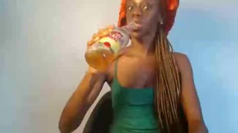 Snapshot of sensational_ave chatting on 11-05-25, 10:26 sensational_ave online show from 11-05-25, 10:26