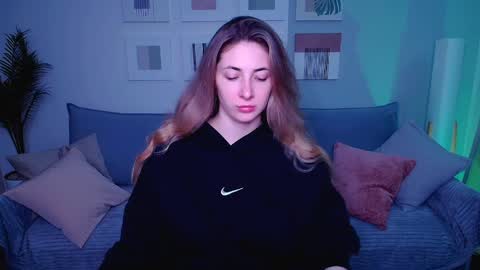 sensitiveheartt online show from 04-08-26, 11:32