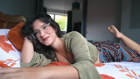 Snapshot of sensual_jassmine chatting on 10-13-25, 11:43 Jasmine online show from 10-13-25, 11:43