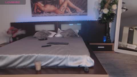 Hallie online show from 11-27-25, 07:38