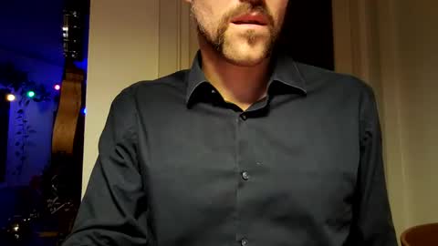 Snapshot of sensuasculine chatting on 01-01-25, 01:15 Matt online show from 01-01-25, 01:15