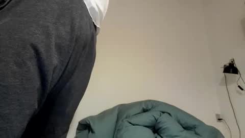 Snapshot of sensuasculine chatting on 02-09-26, 01:53 Matt online show from 02-09-26, 01:53