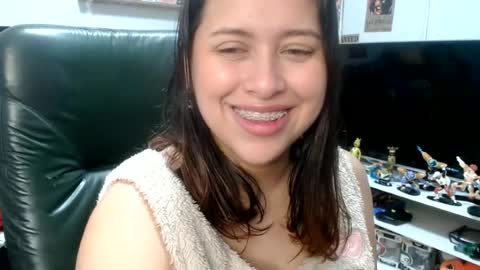 Snapshot of seraphim_01 chatting on 06-15-26, 09:33 lissa online show from 06-15-26, 09:33