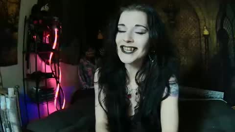 Seraphin Munster online show from 11-13-25, 06:07