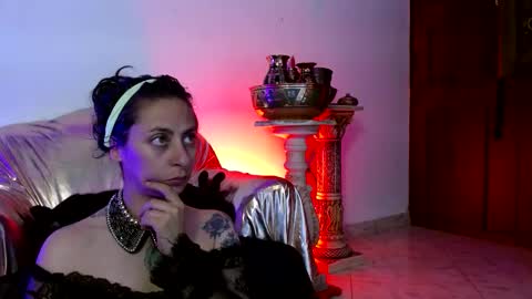 Serena Xyz online show from 10-28-25, 07:27