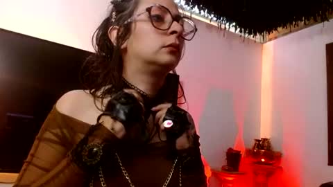 Snapshot of serena_xyz chatting on 06-19-26, 04:11 Serena Xyz online show from 06-19-26, 04:11