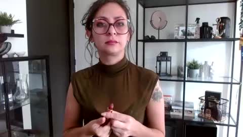 Snapshot of serena_xyz chatting on 06-30-26, 07:26 Serena Xyz online show from 06-30-26, 07:26