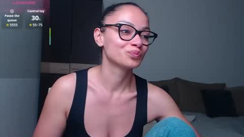 Snapshot of serenesophi chatting on 06-12-26, 02:43 SereneSophi online show from 06-12-26, 02:43