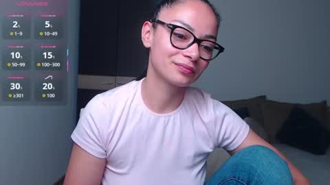 Snapshot of serenesophi chatting on 06-19-26, 03:11 SereneSophi online show from 06-19-26, 03:11