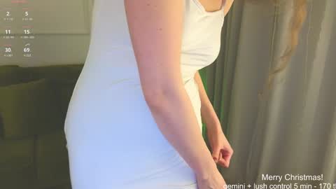 Snapshot of sereta_fin chatting on 12-24-24, 03:47 Hey Guys and Girls non-binary personalities Im Sereta online show from 12-24-24, 03:47