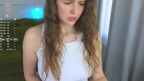 Snapshot of sereta_fin chatting on 03-07-25, 02:01 Hey Guys and Girls non-binary personalities Im Sereta online show from 03-07-25, 02:01