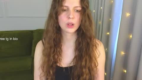Snapshot of sereta_fin chatting on 03-10-25, 10:37 Hey Guys and Girls non-binary personalities Im Sereta online show from 03-10-25, 10:37