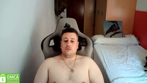 Snapshot of sergio95n chatting on 06-25-26, 01:04 Pollos online show from 06-25-26, 01:04